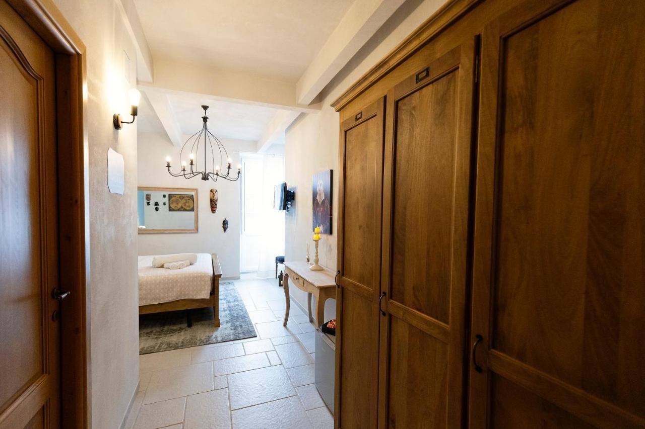 Palazzo Badiale History&Rooms Atella Luaran gambar