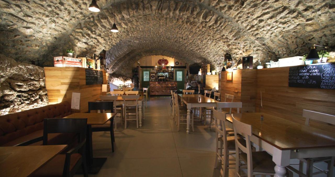 Palazzo Badiale History&Rooms Atella Luaran gambar