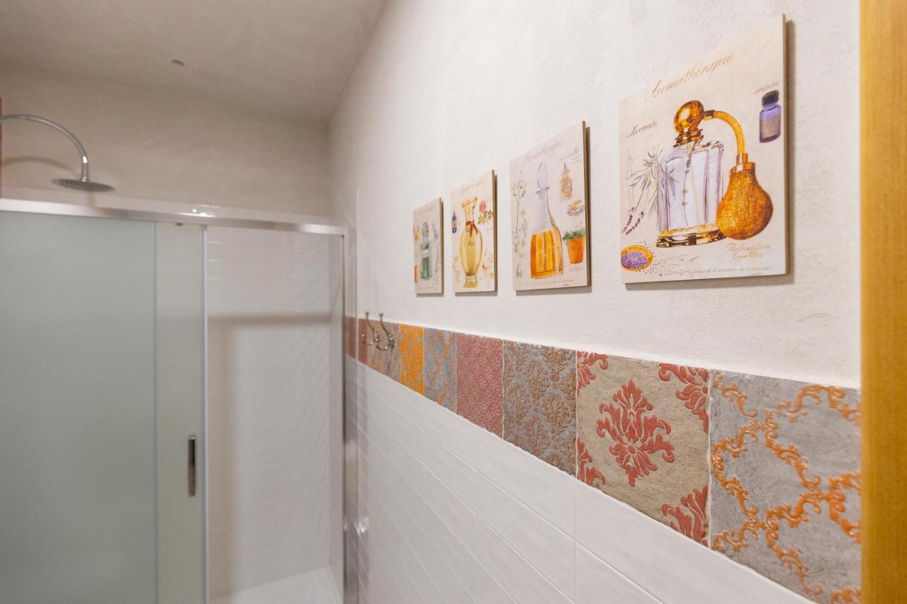 Palazzo Badiale History&Rooms Atella Luaran gambar